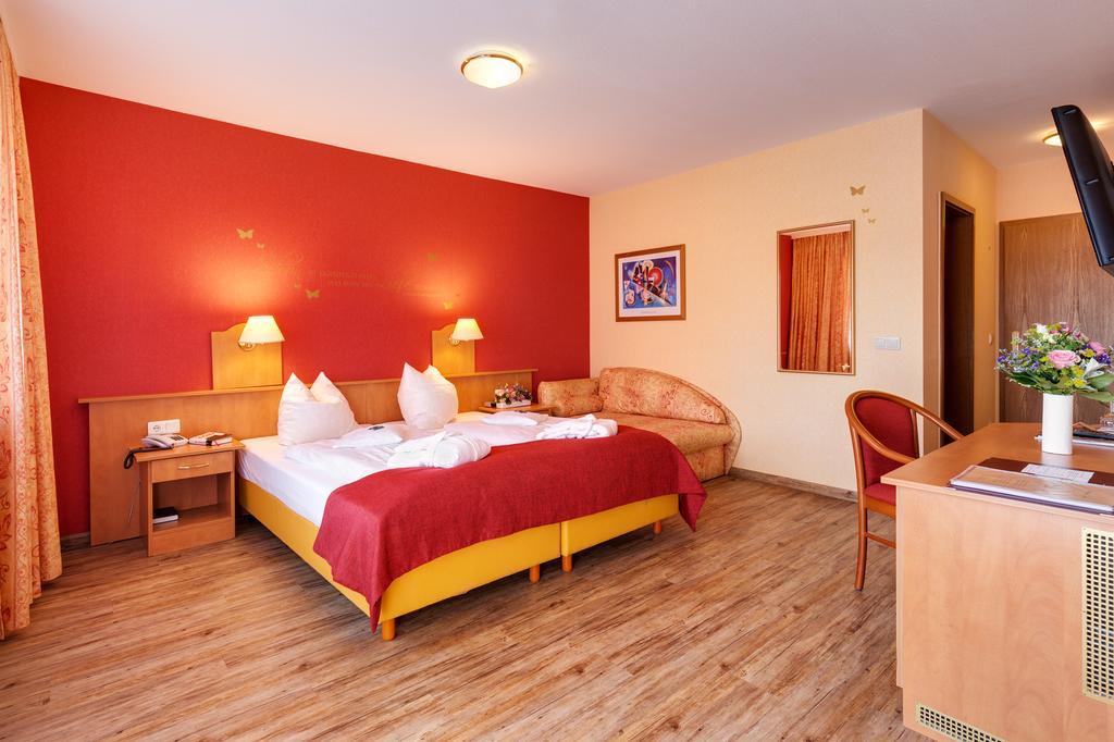 Hotel Die Kleine Blume Erfweiler Exterior photo